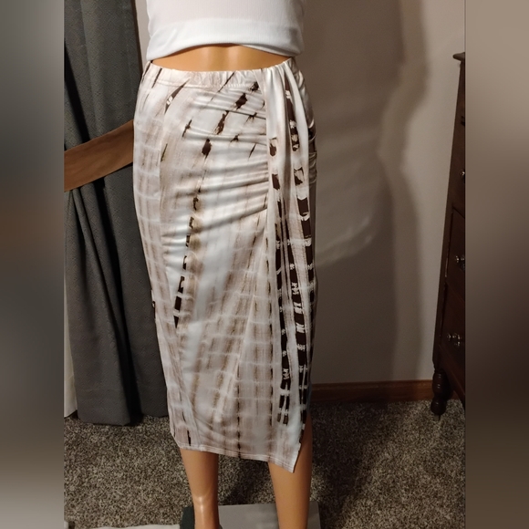 no Dresses & Skirts - Elegant Brown and White Women's Skirt